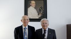Jorge Teijeiro Vidal, acad�mico de Radiologia, y Francisco Martelo Villar, presidente de la Academia de Medicina de Galicia, glosaron la figura del doctor Jos� Antonio Pajarr�n Ulloa en la sesi�n cient�fica organizada en su memoria. 