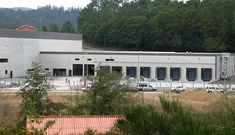 <span lang= es-es >A toda m�quina</span>. La velocidad con la se est�n ejecutando las obras del almac�n sorprenden a los negreireses, que ven c�mo los obreros trabajan incluso los fines de semana.