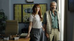 Miquel Insua junto a la tambi�n actriz Mar�a Roja en una foto promocional de la serie de Voz Audiovisual �Saudade de ti�.