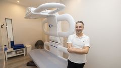 Diego P�rez mont� su cl�nica hace ahora 22 a�os en la r�a Santa Luc�a de A Laracha.