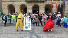 La comitiva de Nuevo Roces, en la plaza Mayor