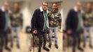 Enol Jord�n, en muletas, y Pedro Cavadas, durante una revisi�n
