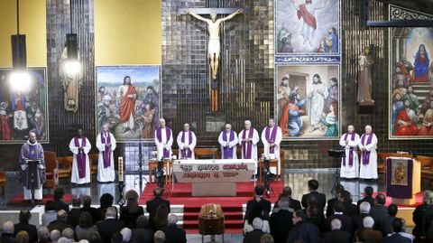 Diez curas participaron en la ceremonia