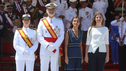 La familia real en la Escuela Naval de Marín