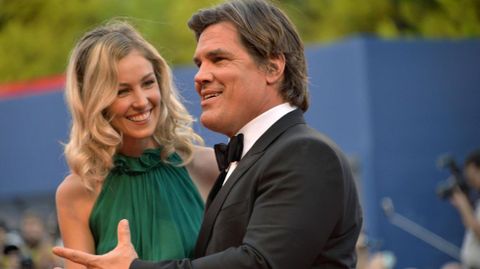 El actor estadounidense Josh Brolin y su esposa