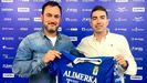 Jos Moro y Marcos Surez, con la camiseta del Real Oviedo