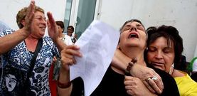 Las mujeres de Cuca se emocionaron con la decisi�n judicial de rechazar el recurso de Garavilla contra el traslado de la f�brica.