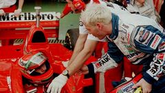 Irvinne, abroncado por Villeneuve en Jerez (1997).