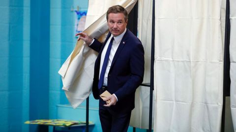 Primera vuelta de las elecciones presidenciales de Francia. Nicolas Dupont-Aignan, candidato del movimiento soberanista De pie Francia