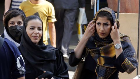Un grupo de mujeres en Tehern.