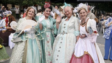 Personas vestidas de �poca con motivo del Festival Ilustrado de Ferrol.