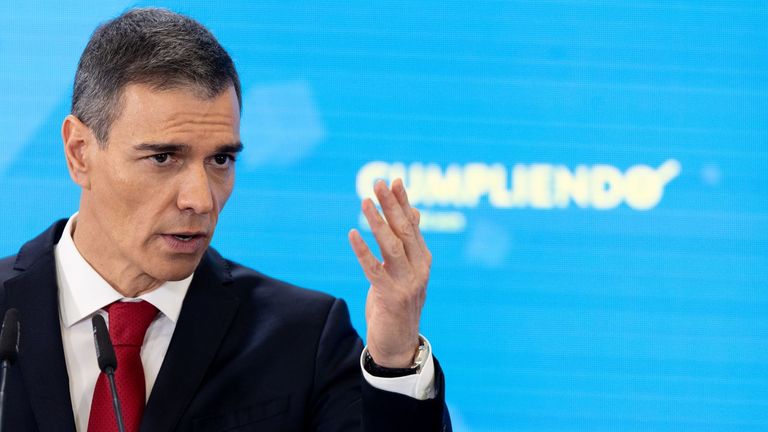 S&aacute;nchez evita la autocr&iacute;tica ante los casos de corrupci&oacute;n y acoso y mantiene el calendario: &laquo;No habr&aacute; elecciones hasta el 2027&raquo;