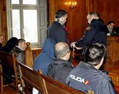 Los acusados, ayer en la sala de vistas de la Audiencia.