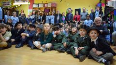 Participantes e asistentes na presentaci�n do proxecto Primavera das Letras no CEIP de Carballedo
