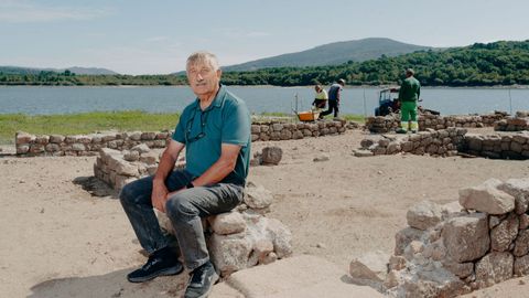 Santiago Ferrer no campamento militar romano Aquis Querquennis de Bande