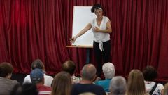 A divulgadora Nuska Casanande falou en Zas sobre o cultivo da horta