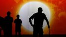 El eclipse de sol de ma�ana d�a 12 sigue acaparando la atenci�n del p�blico en los stands donde se recrean escenas del fen�meno dentro de la Feria Internacional de Muestras de Asturias (FIDMA), este martes en Gij�n