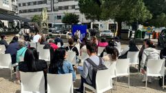 Rey Varela y miembros de su lista en el encuentro multicultural celebrado en Esteiro esta semana.