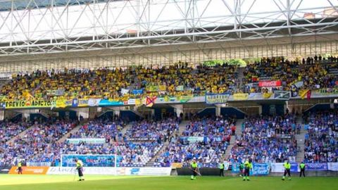 Carlos Tartiere grada Real Oviedo Cadiz.La aficin del Cadiz situada en la grada de la discordia