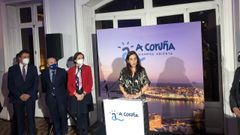 La alcaldesa, Inés Rey, en la presentación de la estrategia turística de A Coruña en Madrid, a la que acudió la ministra de Turismo, Reyes Maroto