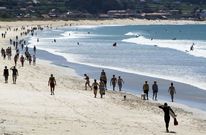 Los primeros ba�istas llegaron a la playa de A Lanzada el pasado fin de semana. 
