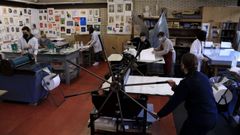 Imagen de archivo de alumnos de grabado en un taller de la escuela Ramn Falcn (Lugo)
