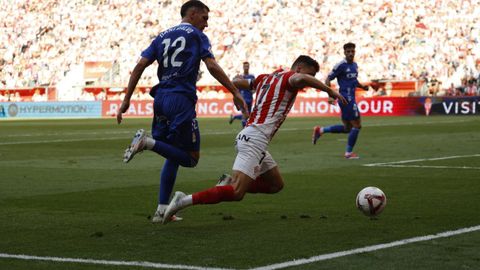 Derbi asturiano entre el Real Sporting de Gijon y el Real Oviedo en El Molin�n