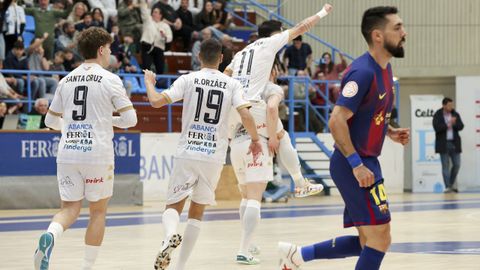 Euforia con uno de los goles parrulos en A Malata. 