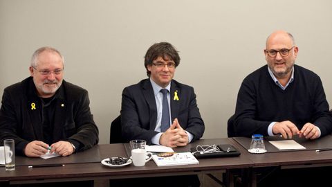 Puigdemont se reuni� ayer con diputados de su partido