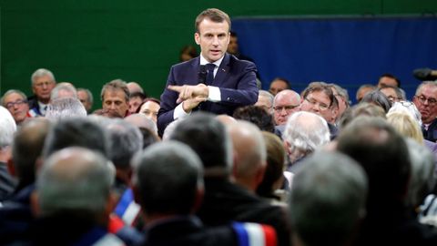 Emmanuel Macron, en un momento de su intervenci�n ante los alcaldes de Normand�a