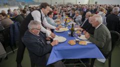 A Laracha reuni� a m�s de 700 mayores en una nueva edici�n de su Homenaxe