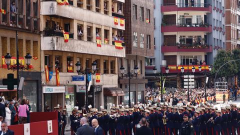 Agrupaciones militares a su llegada al desfile militar del Da de las Fuerzas Armadas en Oviedo