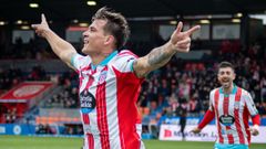 Nico Reniero festeja el gol que signific� la victoria del Lugo sobre el M�rida.