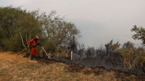 Incendio forestal no Macizo Central Ourensán.