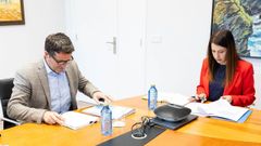 La conselleira Mar�a Jos� G�mez y el alcalde de Boiro, Jos� Ram�n Romero, mantuvieron un encuentro en San Caetano para repasar proyectos clave como la concentraci�n parcelaria de Cures