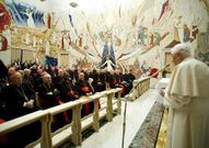 El papa clausur� ante la curia los ejercicios espirituales.