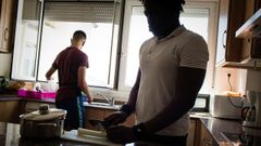 Dos j�venes extranjeros que llegaron como menores no acompa�ados, en un piso de protecci�n de Ourense