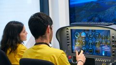 Uno de los simuladores de vuelo del aula