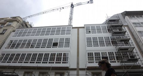 El nuevo inmueble ocupa cuatro edificios enteros, dos en la calle Compostela (imagen) y otros tantos en S�nchez Bregua. 