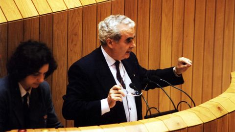 Durante una intervención en el Parlamento autonómico en 1994, como conselleiro de Educación y Ordenación Universitaria