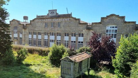 Edificio de la f&aacute;brica de conservas Alfageme