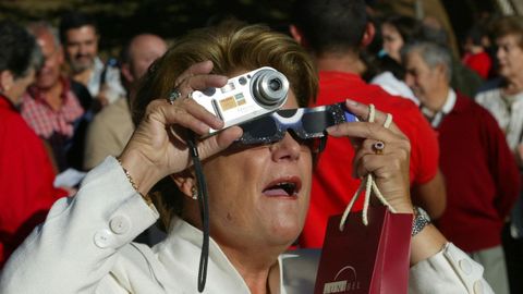 Ferrolanos siguiendo un eclipse solar parcial significativo en 1999.