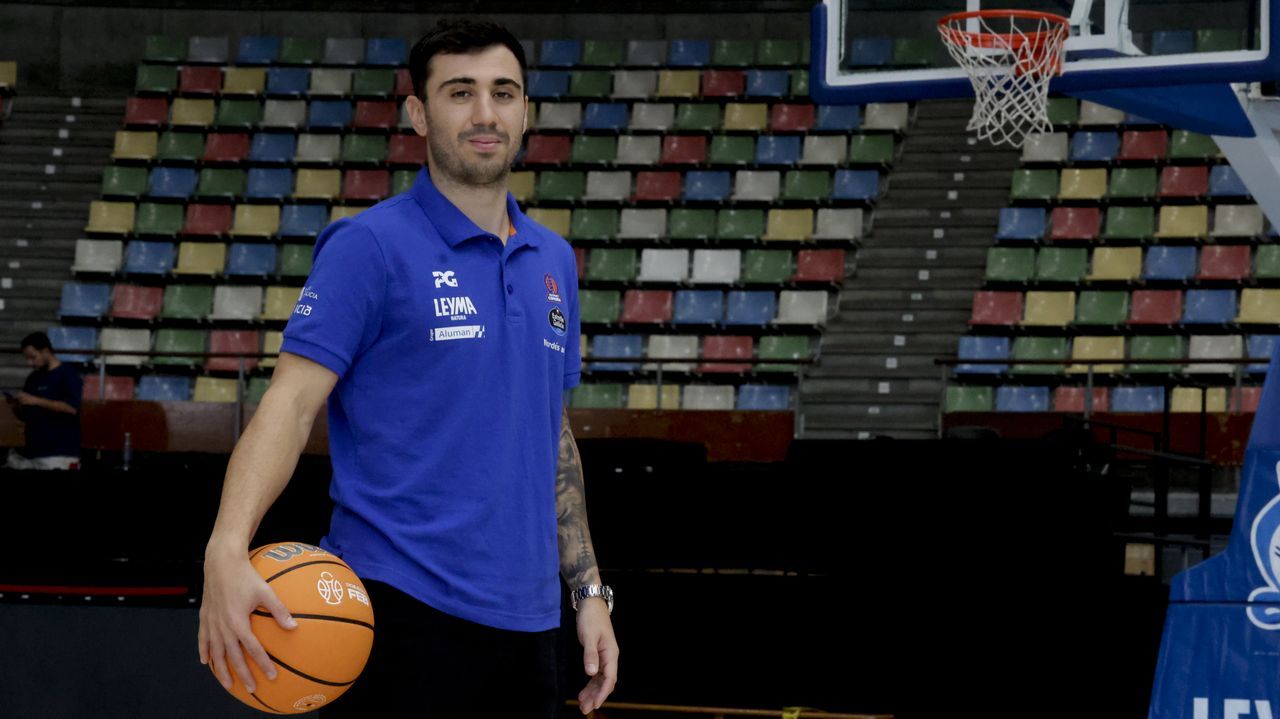 Dídac Cuevas, jugador del Leyma Básquet Coruña: «Queremos que la afición sea partícipe de algo muy especial»