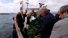 Una corona de laurel fue arrojada al mar