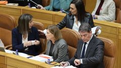 De izquierda a derecha, Lara M�ndez, Elena Espinosa y el l�der de los socialistas gallegos, G�mez Besteiro