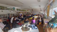 Asamblea celebrada el mi�rcoles en el CEIP Berganti�os de Carballo