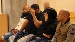 El cabecilla de la red dominicana de tr�fico de drogas, el primero por la izquierda, acept� seis a�os de prisi�n.