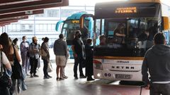 Colas para el bus hacia Ferrol desde A Coru�a