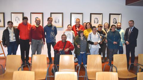 Los usuarios de Ambar simularon un pleno extraordinario en el concello de Boiro

