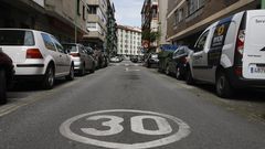 Calle de un carril y de un solo sentido, con l�mite de 30, como los que se implantar�n en todas las ciudades en el 2021